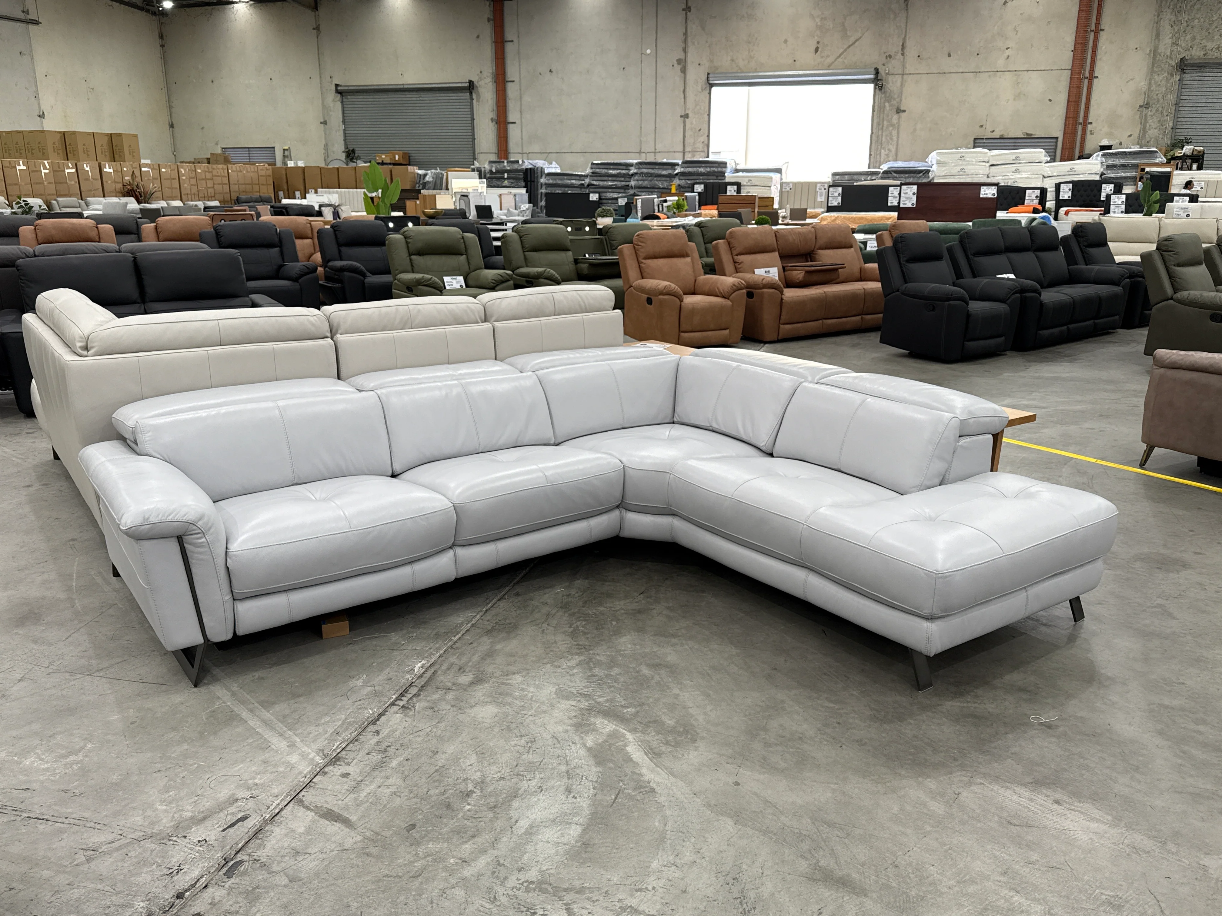 RS-B0369-PR RHF Chaise Suite with Electric Recliner - Light Grey - Floor Stock