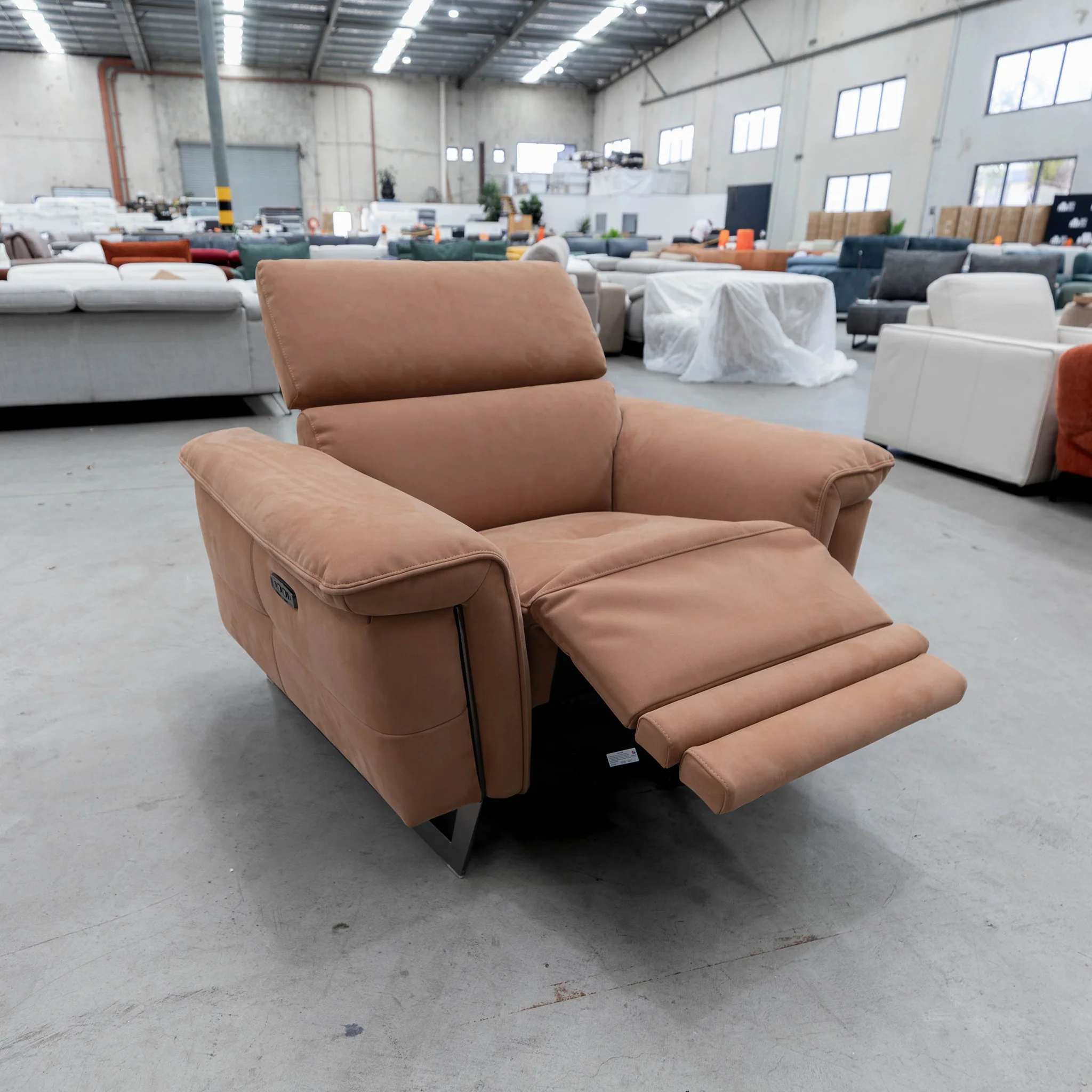 RS-B0422-PR Dual motor single recliner - Rust - Floor Stock