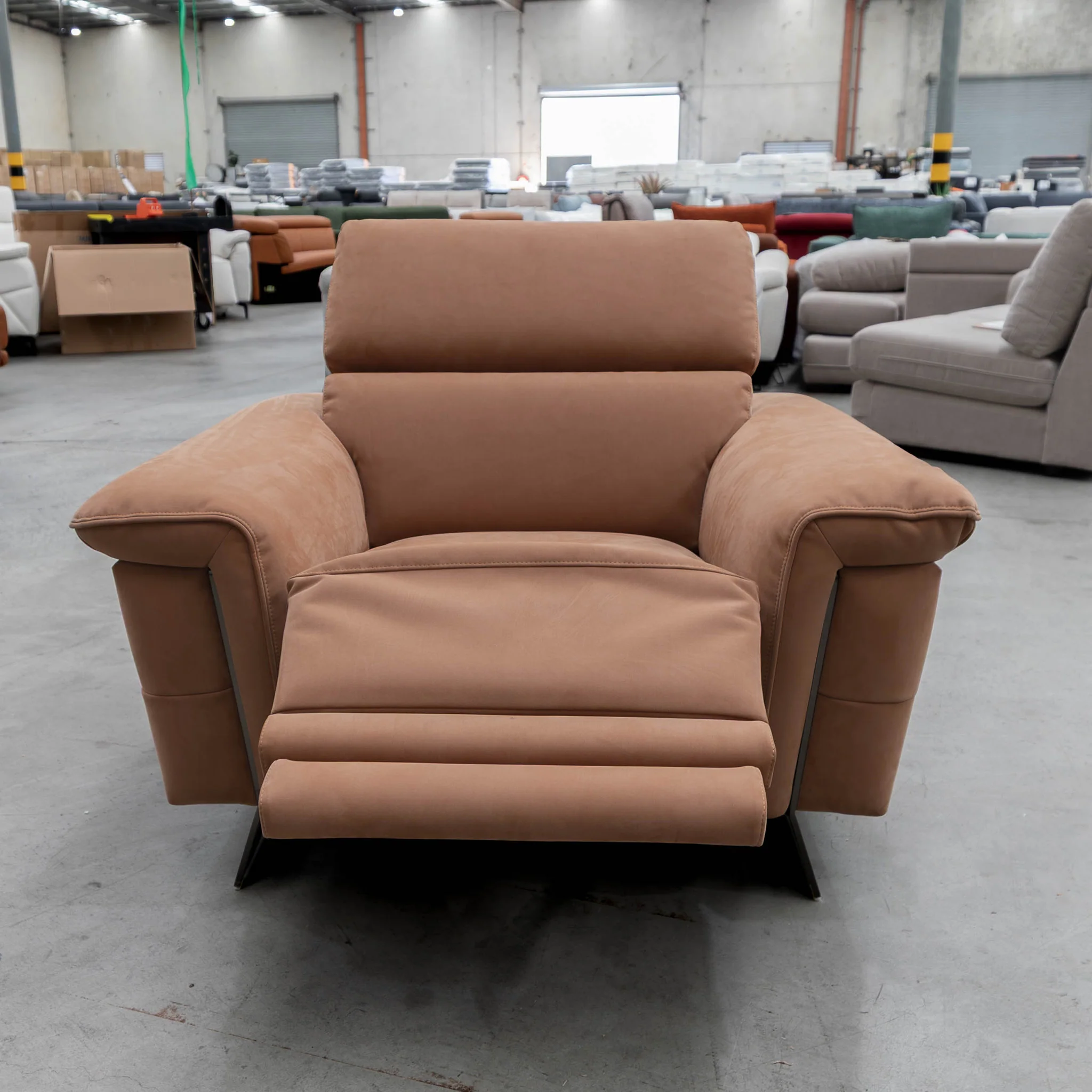 RS-B0422-PR Dual motor single recliner - Rust - Floor Stock - Image 2